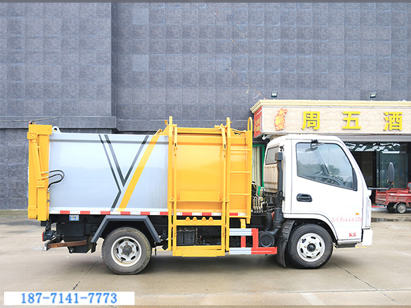 凱馬K6掛桶垃圾車(5方)圖2